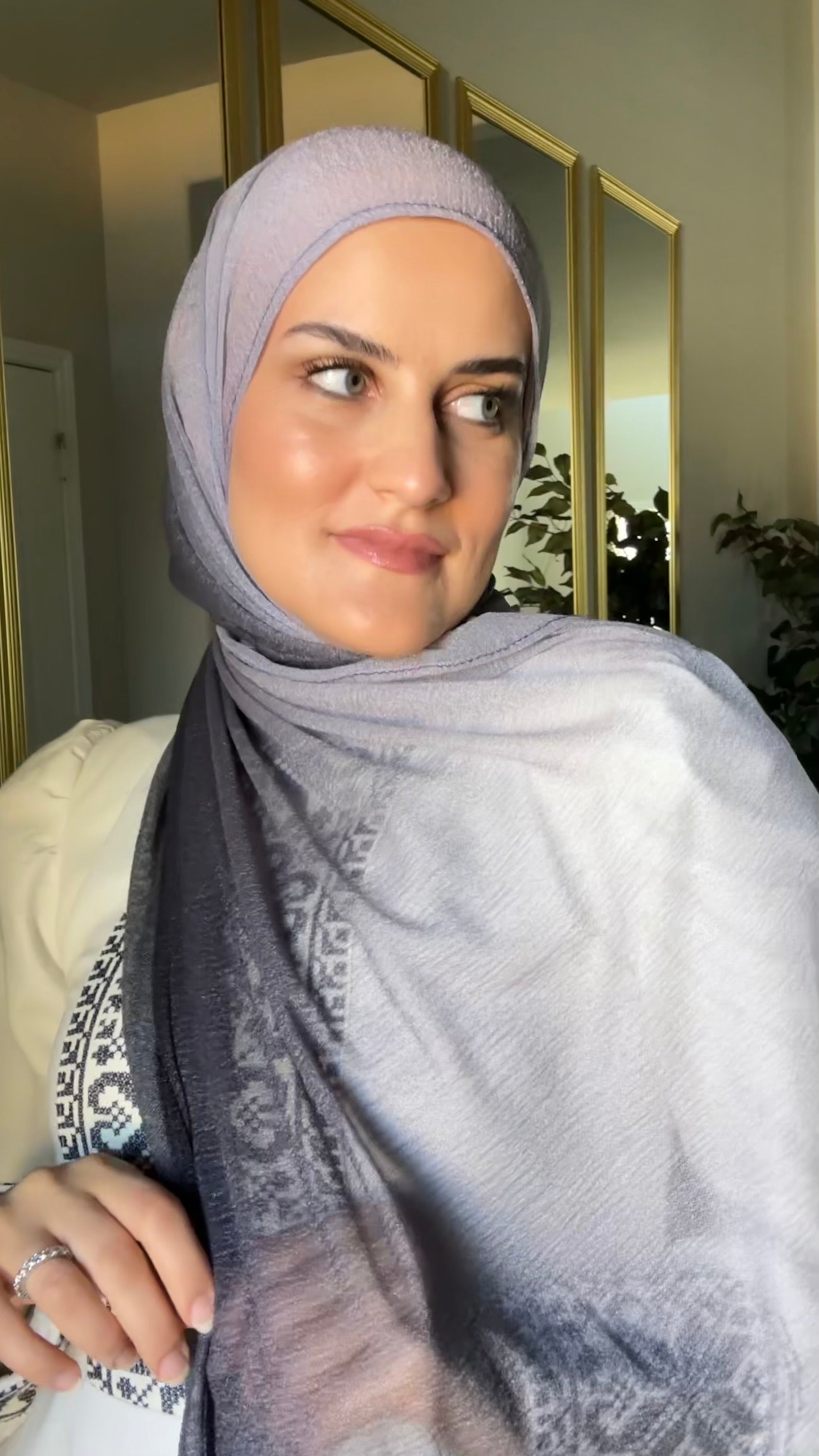 Cashmere KW Ombre Hijab - Navy Grey