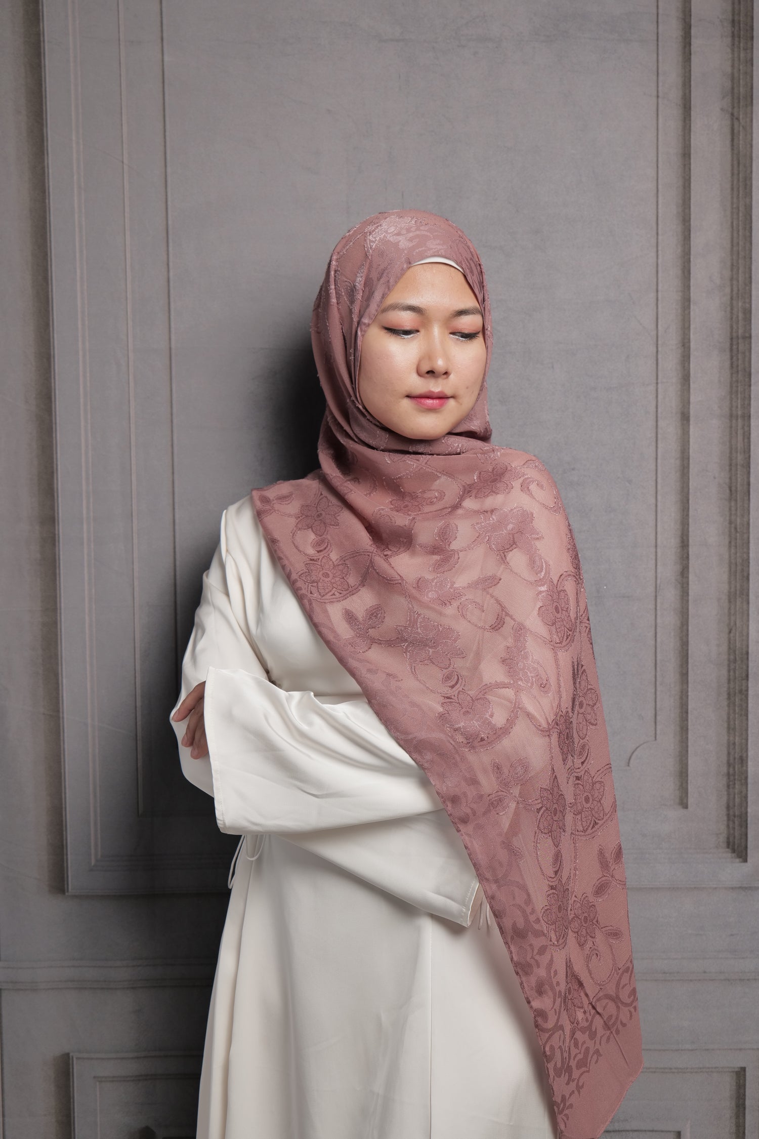 Bridal Jacquard Hijab - Mauve Rose