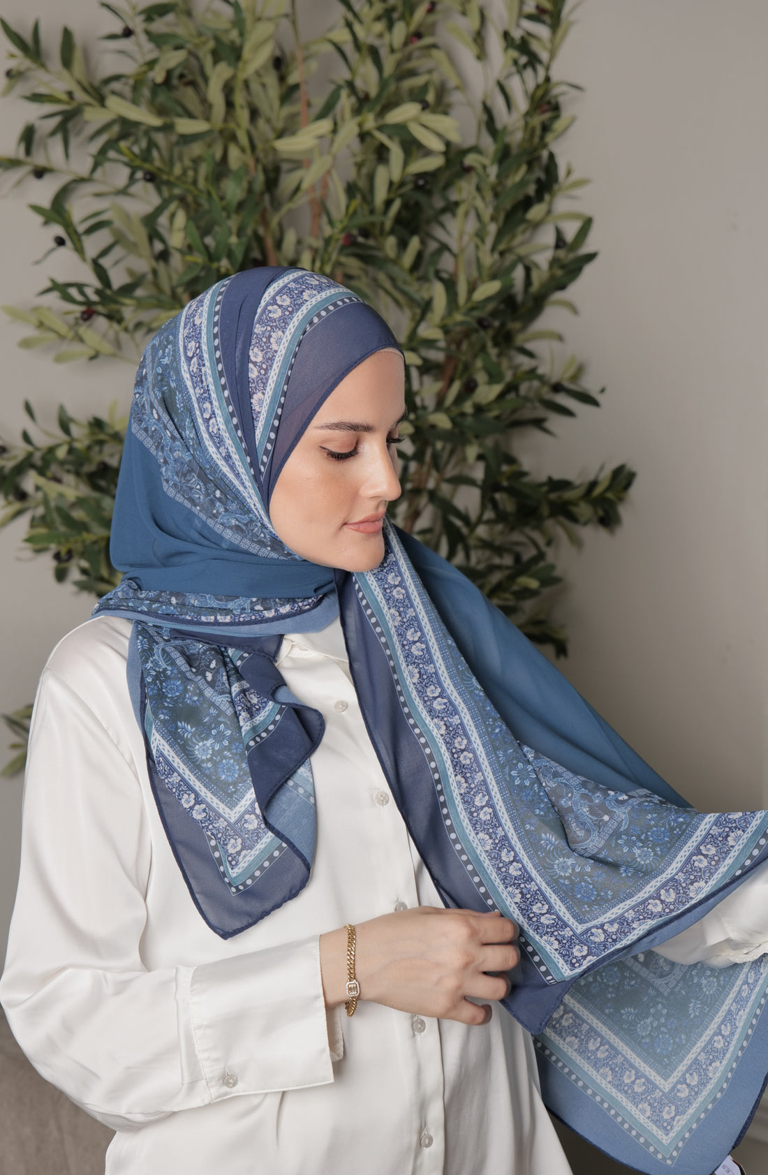 Printed Chiffon - Navy Arabisc