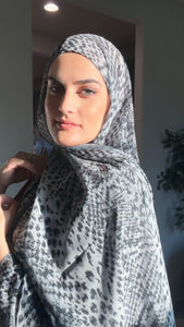 Regular Instant Hijab - Black Leopard