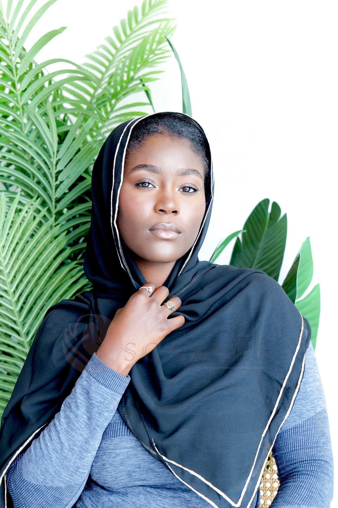 Double golden line hijab